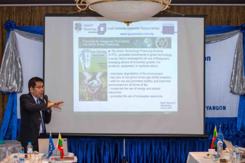 Octavio Peralta, Secretary General of ADFIAP briefs directors of the Myanmar Central Bank on green finance policies in other countries.